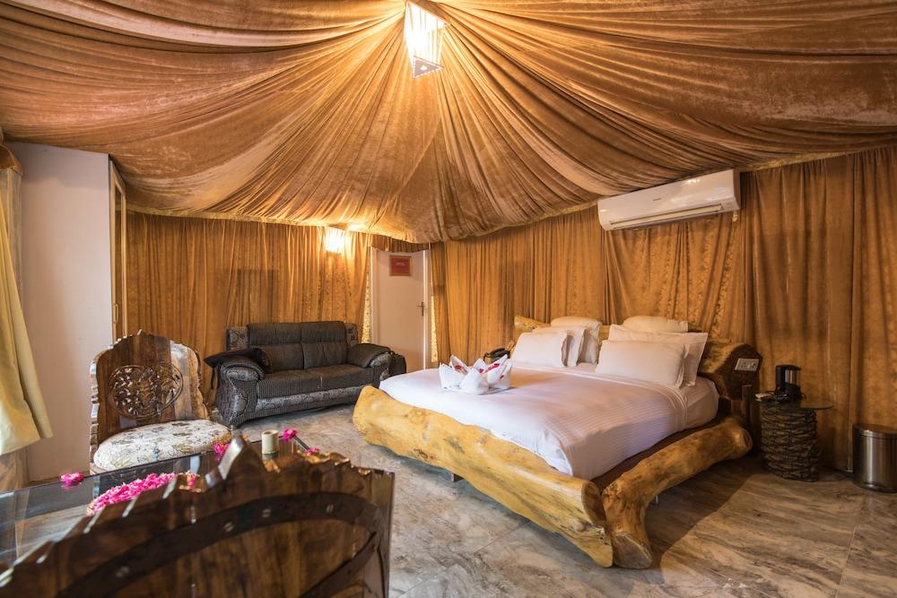 Lohagarh Fort Resort Kukas Екстериор снимка