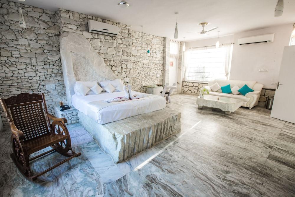 Lohagarh Fort Resort Kukas Екстериор снимка